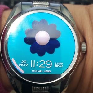 MK BRADSHAW SMART WATCH USED CONDITION WORKD GREAT